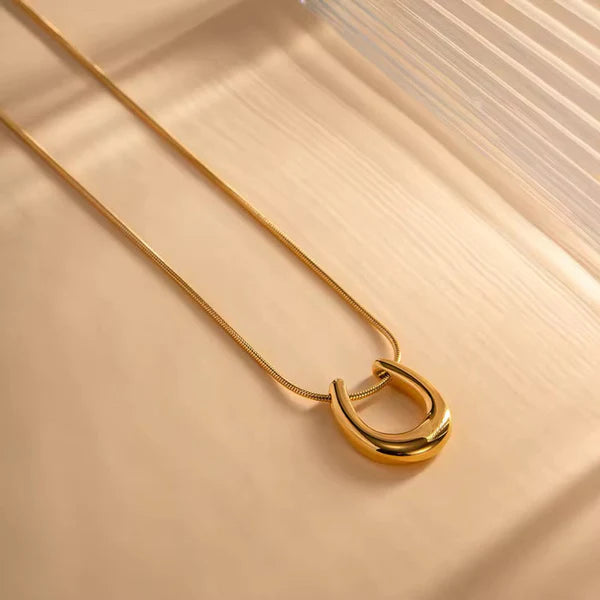 Horseshoe Pendant Necklace Anti Tarnish