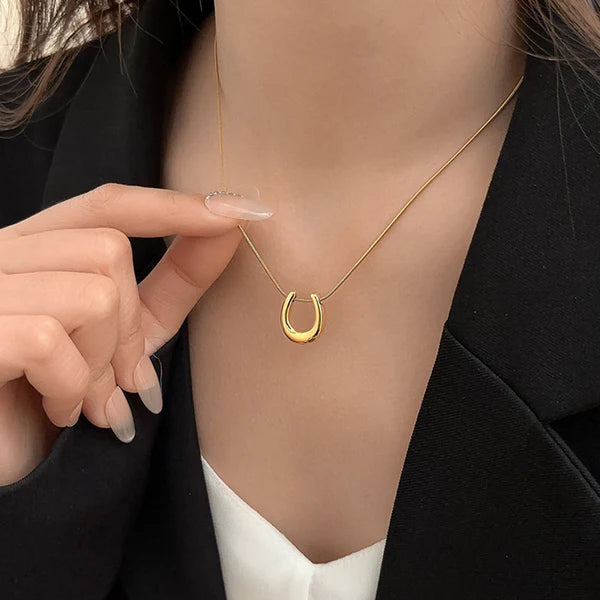 Horseshoe Pendant Necklace Anti Tarnish
