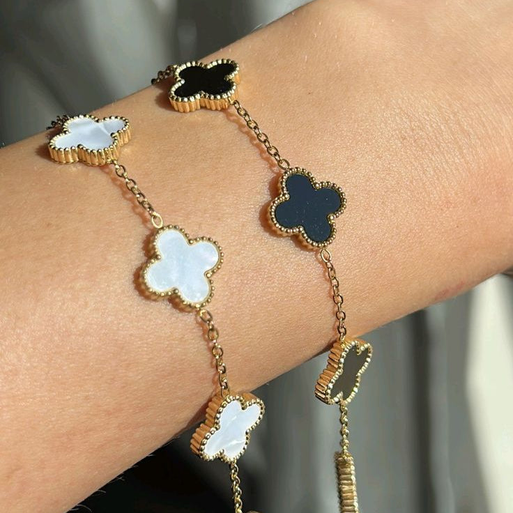 Reversable Black and White Clover Bracelet Anti Tarnish (Van Cleef)