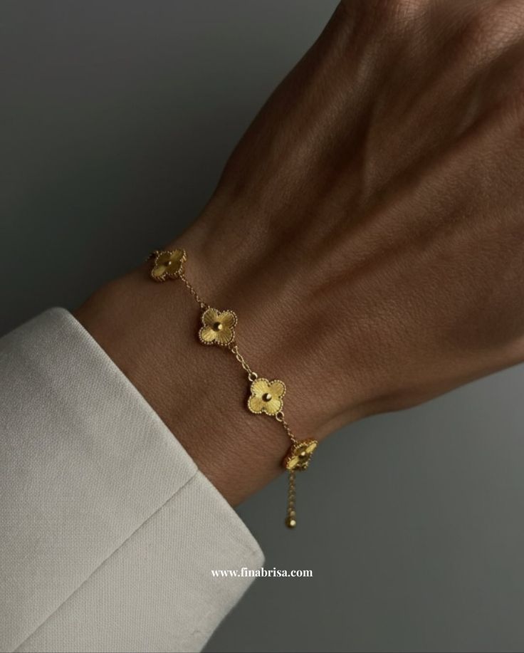 Golden Van Cleef Bracelet Anti Tarnish