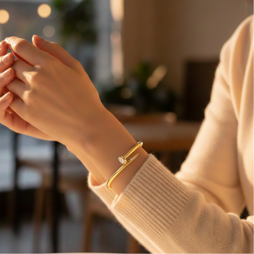 Nail Daimond Gold Bracelet