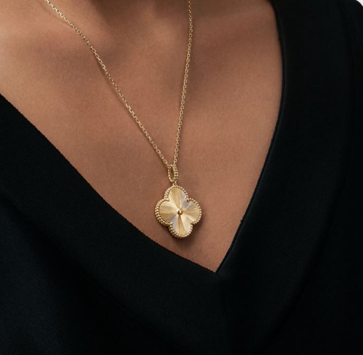 Golden Aura Clover Pendant Necklace